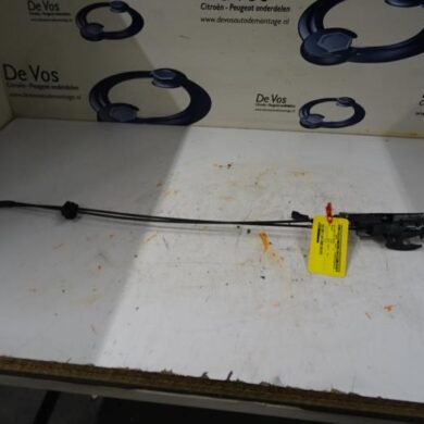 Peugeot 207  Boot lid lock mechanism 2010 8484T9