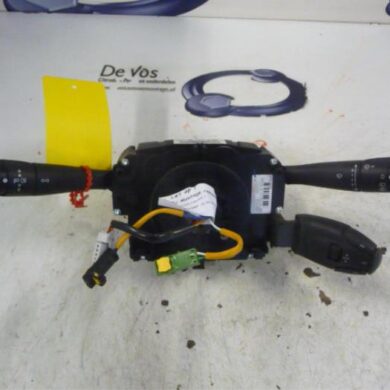 Peugeot 207  Steering column stalk 2006 624258