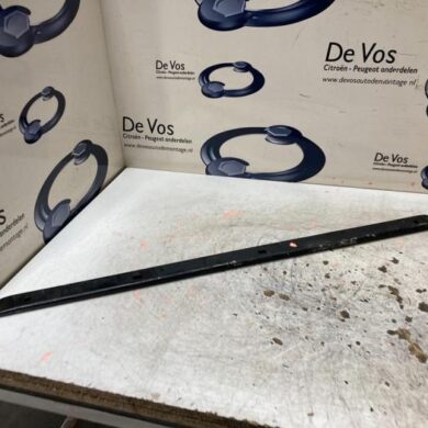 Citroen C3 Aircross 1.2 e-THP PureTech 130 Radiator bar 2022 3502CT