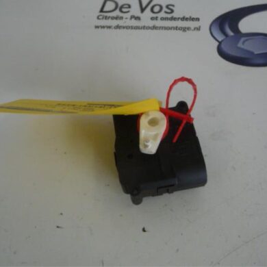 Peugeot iOn  Heater valve motor 2012 1606546680