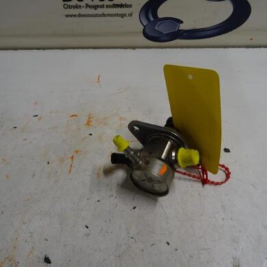 Peugeot 308  Kraftstoffpumpe Mechanisch HN02 2015 9805614880