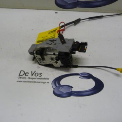 Peugeot 207 1.4 16V Vti Rear door lock mechanism 4-door, left 2008 9137G0