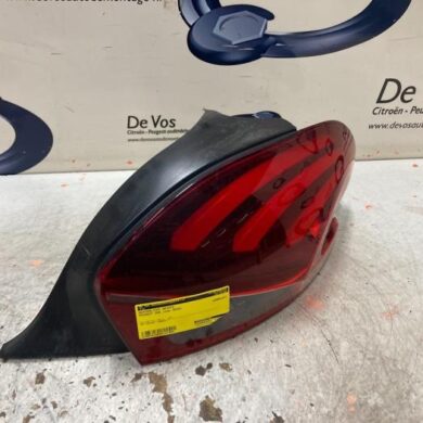 Peugeot 208 1.5 BlueHDi 100 Rücklicht rechts 2019 9825601180