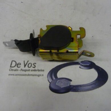 Peugeot 307 2.0 HDi 110 FAP Veiligheidsgordel midden-achter 2002 8974JR