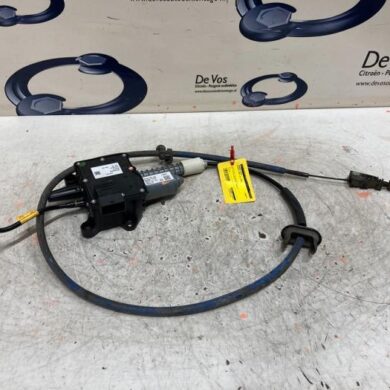 Peugeot 5008  Parking brake motor RHE 2010 470211-470219