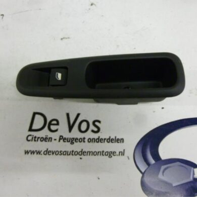 Peugeot 3008 1.6 HDiF 16V Elektrisch Raam Schakelaar 2009 6490X7