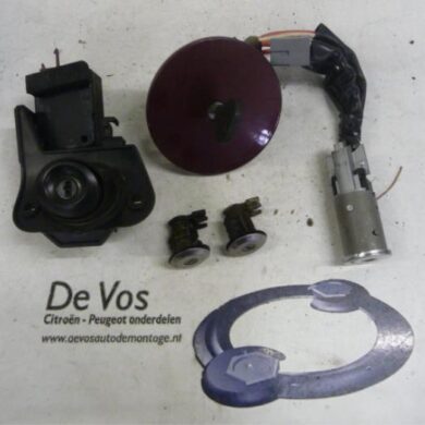 Citroen Saxo 1.1i X,SX Set of cylinder locks (complete) 1997 4162T3