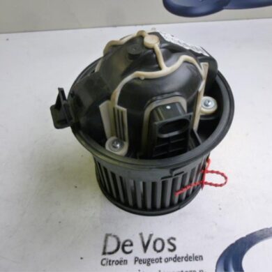 Peugeot 308 1.4 VTI 16V Heating and ventilation fan motor 2010 6441CZ