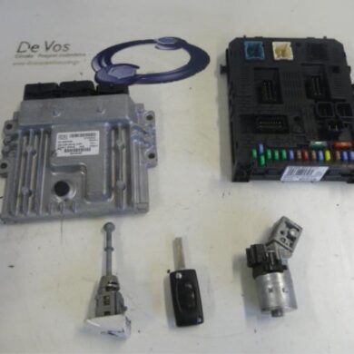 Peugeot RCZ  Engine management computer RHH-RHHRH02 2011 1607213880