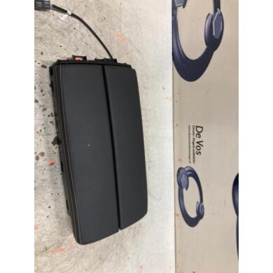 Peugeot 3008  Armrest 2021 98306433BY