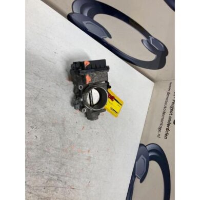 Citroen Picasso 1.8 16V Throttle body 6FZ 2005 1635W8