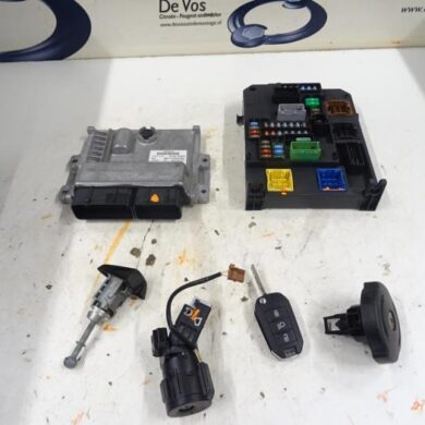 Peugeot 308  Engine management computer AHXAH01 2016 1614383080