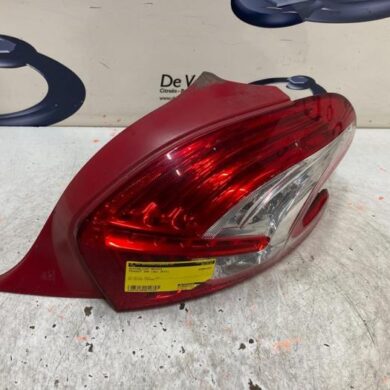 Peugeot 208 1.4 16V Achterlicht rechts 2012 9672628380