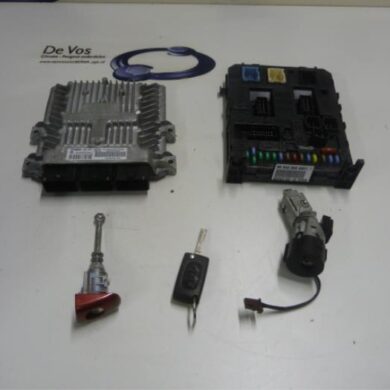 Peugeot 407  Engine management computer UHZ 2010 1939WP-1942SN