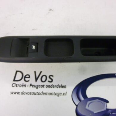 Peugeot 5008 2.0 HDiF 16V Elektrisch Raam Schakelaar 2010 6490X3