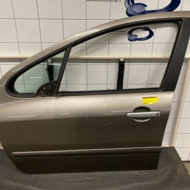 Peugeot 307 1.6 16V Portier 4Deurs links-voor 2004 9002S8
