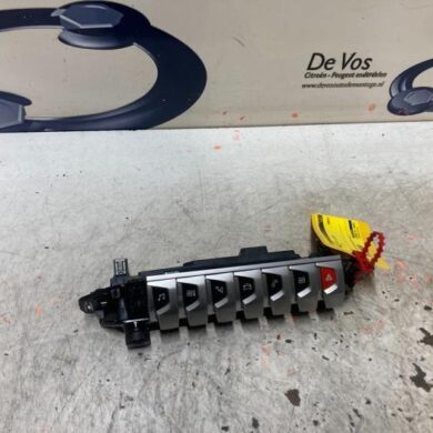 Peugeot 3008  Switch 2020 98249154DX