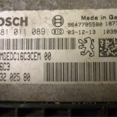 Peugeot 206  Engine management computer 8HX 2004 1942G5