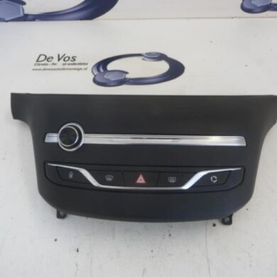 Peugeot 308  Radio control panel 2015 96777660ZD