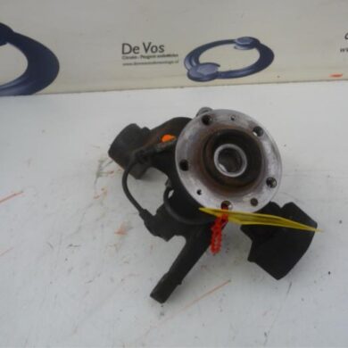 Peugeot 607 2.2 16V Knuckle, front right 2003 364770