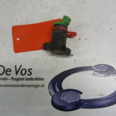 Citroen Saxo 1.6 VTR Windscreen washer pump 1997 643460