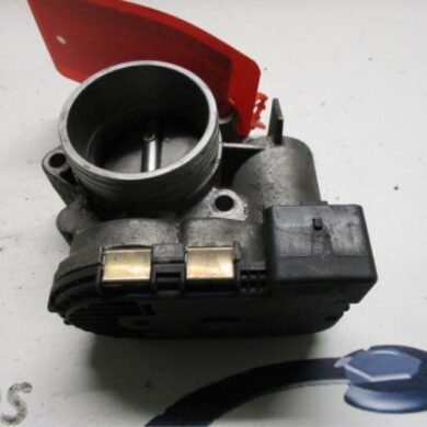 Peugeot 307 1.6 16V Gasklephuis NFU 2001 1635Q9