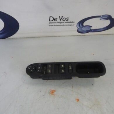 Citroen C3 Picasso  Combischakelaar ramen 2010 6490P7