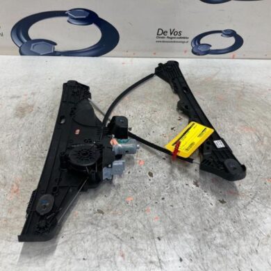 Peugeot 2008 1.2 VTi 12V PureTech 130 Window mechanism 4-door, front right 2020 9828130680