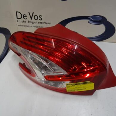 Peugeot 208  Achterlicht links 2013 9672628280