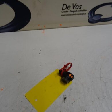 Peugeot 3008  PDC Sensor 2018 9827917380