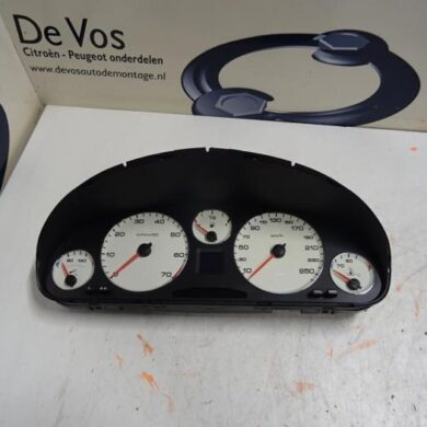 Peugeot 607 2.2 16V Odometer KM 2004 6106A6-6106A7