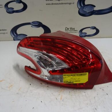 Peugeot 208  Achterlicht links 2012 9672628280