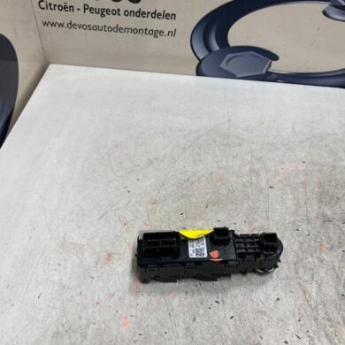 Peugeot 3008  Multi-functional window switch 2021 98319739ZD