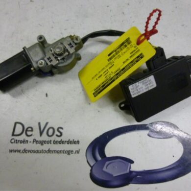 Citroen C8 2.2 HDi 16V Schuifdak Motor 2003 8401W2-8401NL