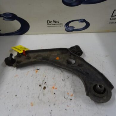 Peugeot 308  Front wishbone, left 2015 9678311380
