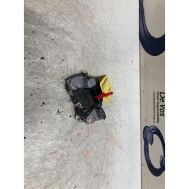 Citroen Picasso 1.6i 16V Door lock mechanism 4-door, front left 2006 9135H5