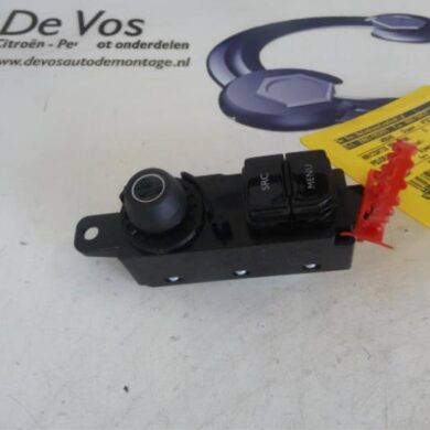 Peugeot 2008  Navigatie bedienings paneel 2015 96758773XU