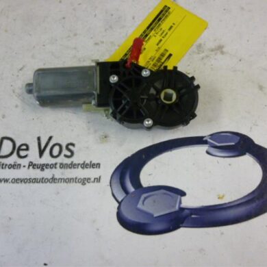 Peugeot 307 2.0 16V Tailgate motor 2005 8446L4