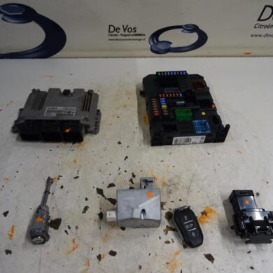 Citroen C4 Picasso  Engine management computer 9HP 2013 1610103980