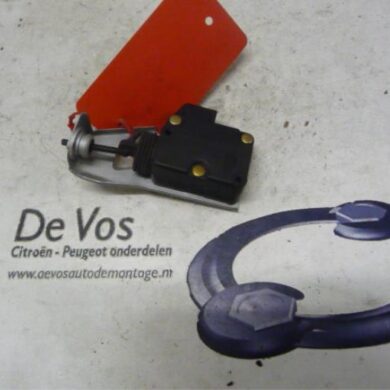 Peugeot 407  Central door locking module 2005 661520