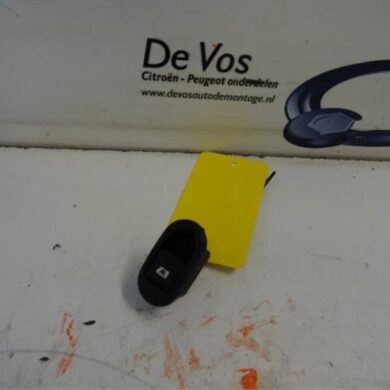 Peugeot 1007  Electric window switch 2006 6554L7