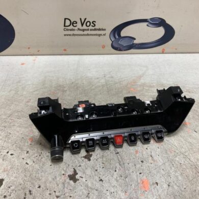 Peugeot 208 1.2 Vti 12V PureTech 100 Schalter 2021 98261078XU