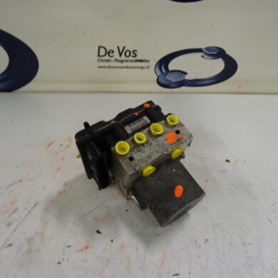 Citroen C4 1.6 HDi 16V 110 ABS Pomp 9HZ 2006 4541E4