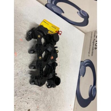 Peugeot 5008  Kleppendeksel YHZ 2019 9827622780