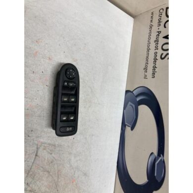 Citroen C5 1.6 16V THP 155 Multi-functional window switch 2010 6490Y6