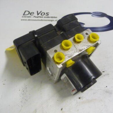 Peugeot 207  ABS pump 5FS5F01 2013 4541S8-4541S9