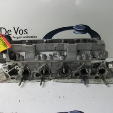 Peugeot 206 1.4 HDi Cylinder head 8HZ 2006 0200CN-0200FP