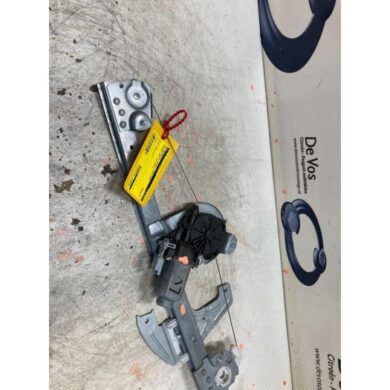 Peugeot 107 1.0 12V Ruitmechaniek 4Deurs links-voor 2011 9221T8