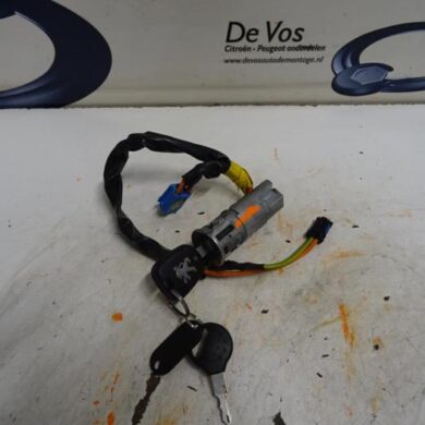 Peugeot 206 1.6 16V Ignition lock + key 2004 4162Z1