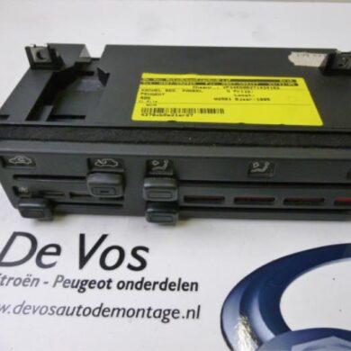 Peugeot 405 1.9 GLD,GRD Kachel Bedieningspaneel 1995 6451C4